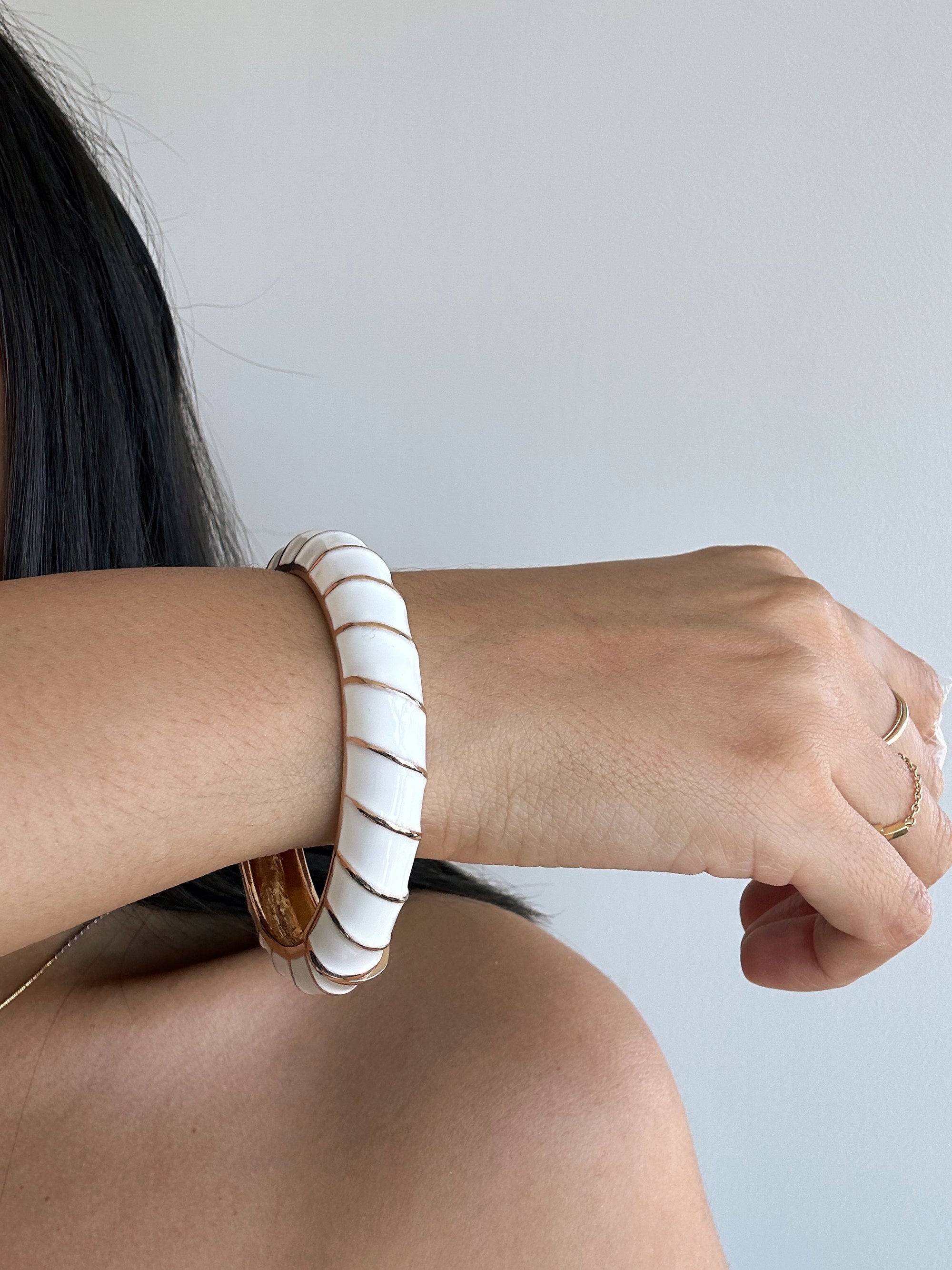 Aurora Bangle in White