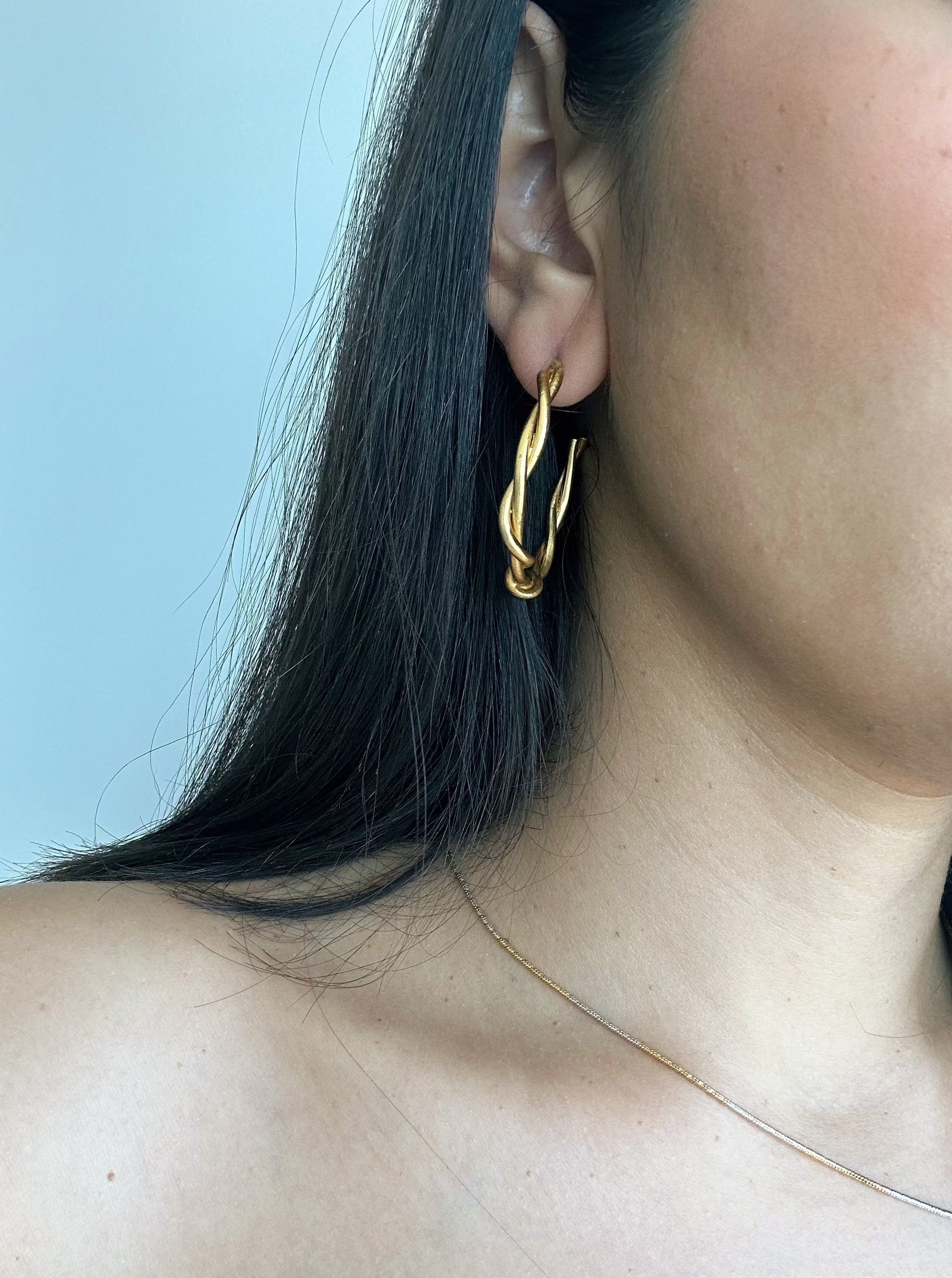 Dor Hoop Earrings