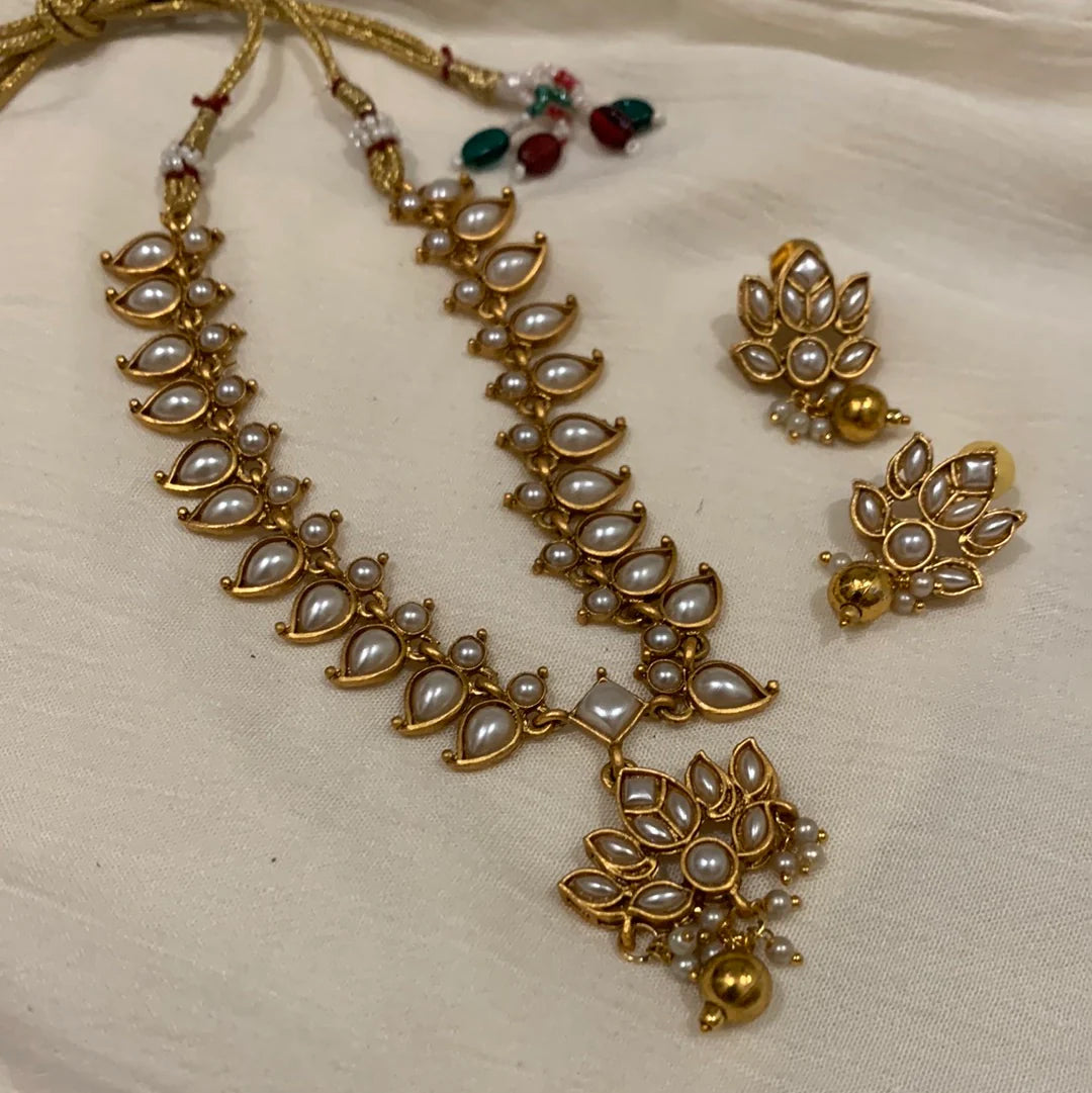 Lotus Bliss Necklace Set